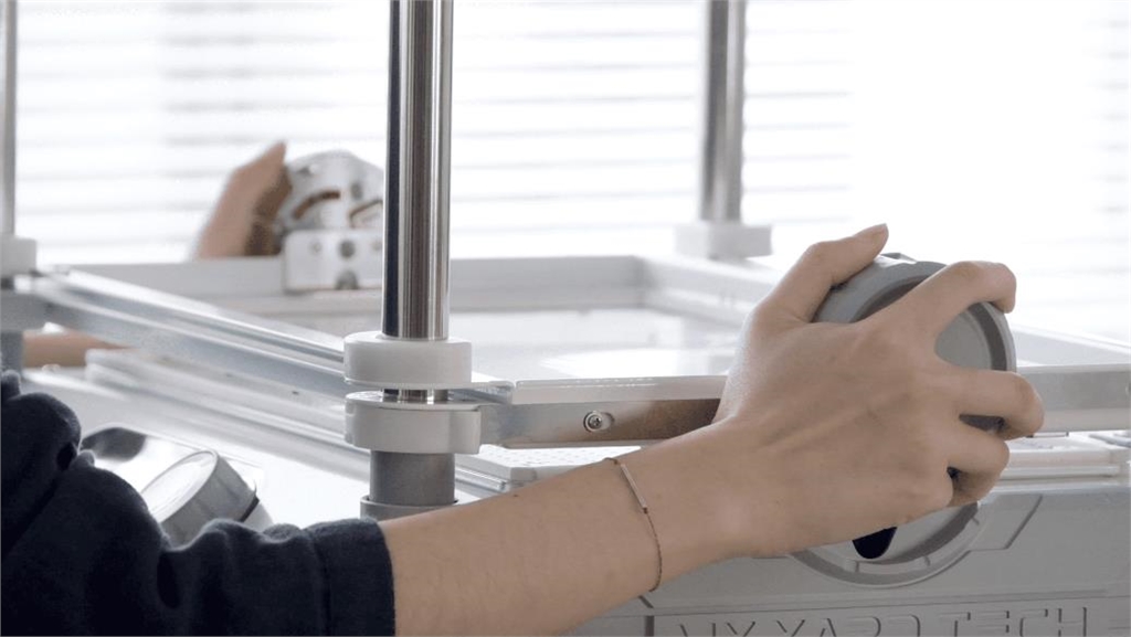 FORMART S has Quick Lock Plate, Stop Anywhere Safety Bracket FORMART S has Quick Lock Plate, Stop Anywhere Safety Bracket