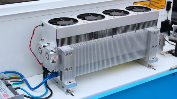 Thunder Bolt Pro 32 雷射加工機(jī)RF金屬雷射光源