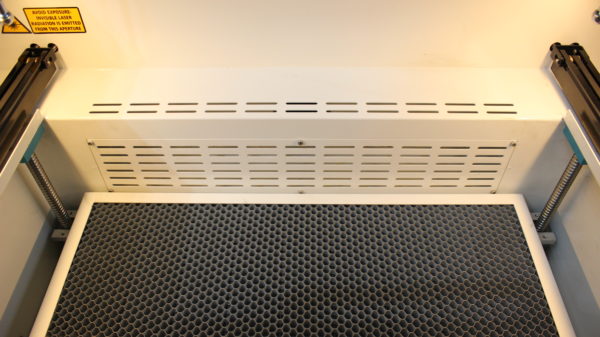 Thunder Bolt Pro 32 雷射加工機(jī)上下通風(fēng)口