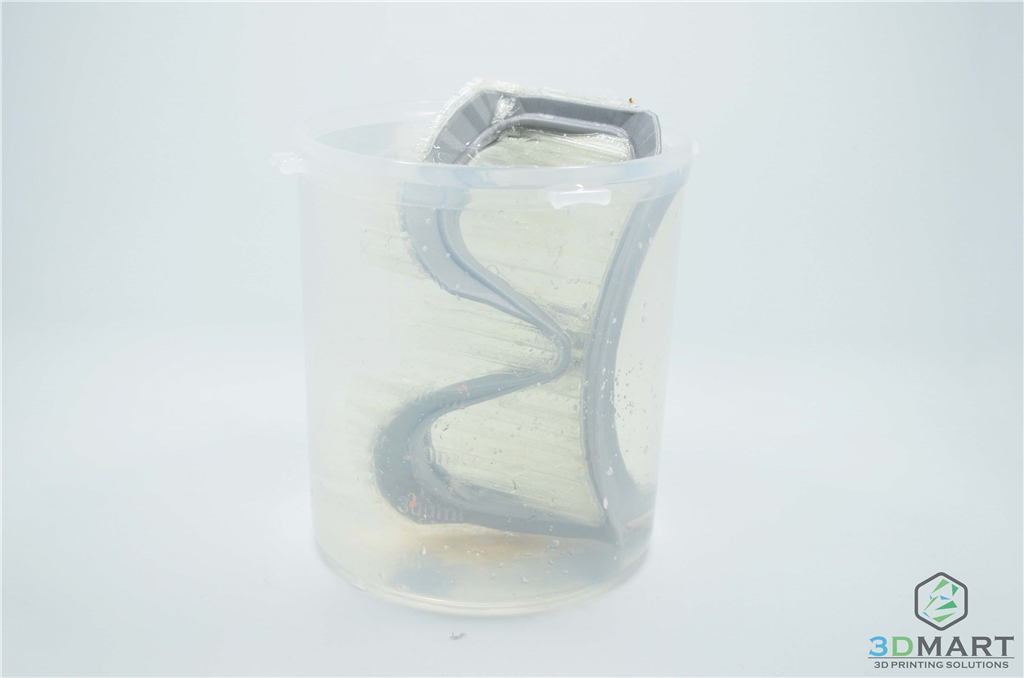 3DMART Ultimaker3 雙噴頭 3D列印機(jī) 水溶性支撐 溶解中